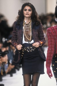 0_chanel-fw-1991-1_html.thumb.JPEG.71a79e4ebae07e0c077aabdafed009e0.JPEG