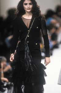 3_chanel-fw-1991-4_html.thumb.JPEG.6a338a2c89550c5842f93161a5df2ac9.JPEG