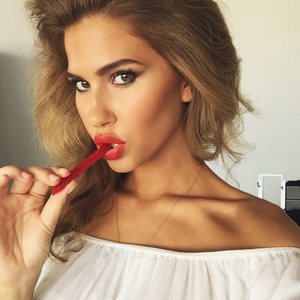 karajewelll - 6i8WC2IAOF.jpg