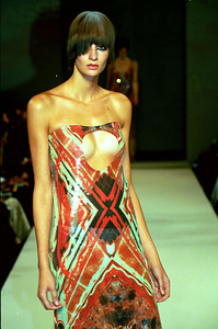 596fdb1172272_StephenSprouseFallWinter19992000NewYorkFashionWeek.thumb.jpg.b2317adde1313fb742c0c711ebe66448.jpg
