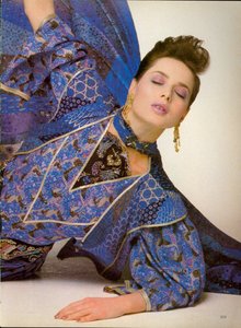 Isabella_King_Vogue_US_April_1982_04.thumb.jpg.3fd55afa1bf640ae33056e48e6d3eaa0.jpg