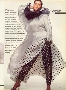 Isabella_King_Vogue_US_April_1982_06.thumb.jpg.9cc18d628443c1c4979ae7b232b094c3.jpg