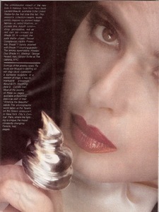 Isabella_Varriable_Vogue_US_October_1982_01.thumb.jpg.b9301b60e311bdfbbd19c4c590e6a36c.jpg
