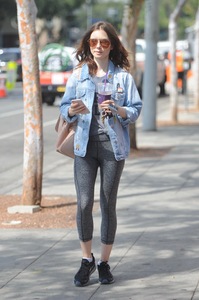Lily_Collins__11_.jpg