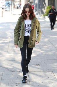 Lily_Collins__14_.jpg
