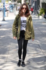 Lily_Collins__20_.jpg
