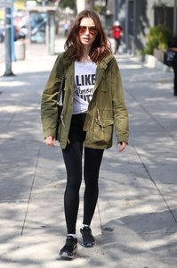 Lily_Collins__21_.jpg