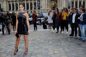 Olivia-Culpo--Mugler-Show-SS-2017--04.jpg