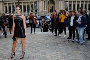 Olivia-Culpo--Mugler-Show-SS-2017--07.jpg