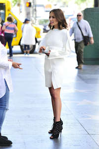 Olivia-Culpo-in-White--02.jpg