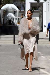 Olivia-Culpo-out-in-Miami--11.jpg