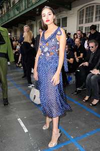 Olivia-Culpo_-John-Galliano-AW-2017-Show--04.jpg