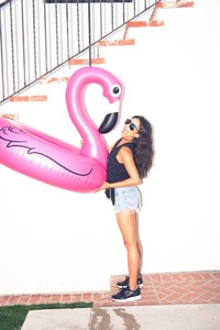 Shay_Mitchell-135-728x1090.thumb.jpg.1e8609f021c0b5dfaba558511db3e0b1.jpg