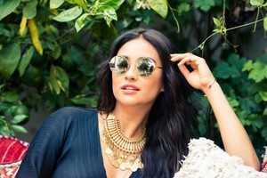 Shay_Mitchell-93-728x486.thumb.jpg.ec6bafdec913f85ecfd61a159af5fd3f.jpg