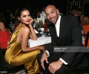 actress-olivia-culpo-and-honoree-sir-john-pose-with-the-makeup-artist-picture-id617856250.jpg