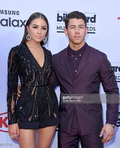 actress-olivia-culpo-and-singer-nick-jonas-arrive-at-the-2015-music-picture-id475407236.jpg