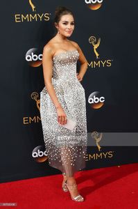 actress-olivia-culpo-arrives-at-the-68th-annual-primetime-emmy-awards-picture-id607692406.jpg