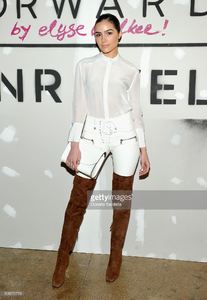 actress-olivia-culpo-attends-forward-by-elyse-walker-unravel-event-at-picture-id508272778.jpg