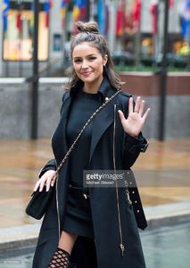 actress-olivia-culpo-is-seen-in-midtown-on-may-1-2016-in-new-york-picture-id527024396.jpg