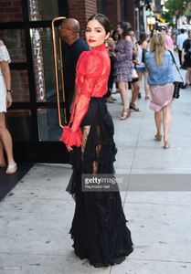 actress-olivia-culpo-is-seen-in-walking-in-soho-on-june-20-2017-in-picture-id699149828.jpg
