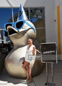 actress-olivia-culpo-poses-in-front-of-a-duck-statue-during-the-sobe-picture-id599738202.jpg