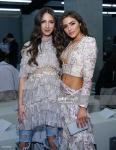 arielle-noa-charnas-and-olivia-culpo-attend-zimmermann-fashion-show-picture-id635122728.jpg