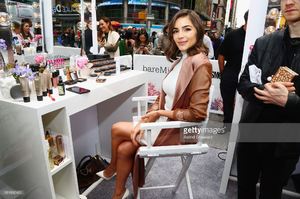 beauty-and-fashion-influencer-olivia-culpo-appears-during-the-picture-id681860466.jpg