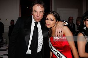 comedian-kevin-nealon-and-miss-universe-olivia-culpo-pose-at-the-date-picture-id161834263.jpg