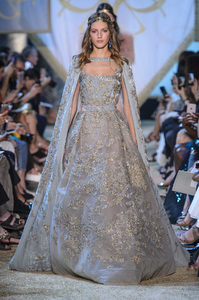 elie-saab-hc-rf17-0386.thumb.jpg.d350ed6fcb7d6120c15d30bf20bdf5de.jpg