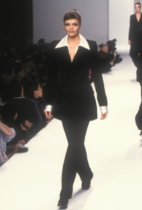 isaac-mizrahi-fw-1996-5.thumb.png.67b501a08ac6bc383aaaa9bc09b3f34f.png