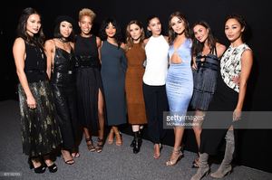 jamie-chung-a-guest-designer-carly-cushnie-kiersey-clemons-sophia-picture-id601162130.jpg