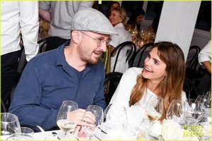 keri-russell-dines-with-darren-aronofsky-in-the-hamptons-04.jpg