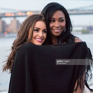 miss-universe-2012-olivia-culpo-and-miss-usa-2012-nana-meriwether-picture-id168394104.jpg