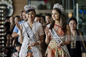 miss-universe-2012-olivia-culpo-and-newlycrowned-puteri-indonesia-picture-id160858958.jpg