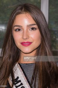 miss-universe-2012-olivia-culpo-visits-one-world-middle-school-on-1-picture-id175266891.jpg