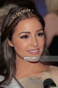 miss-universe-olivia-culpo-answers-questions-at-trump-tower-on-9-in-picture-id159184583.jpg