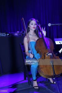 miss-universe-olivia-culpo-performs-at-the-14th-annual-art-for-life-picture-id174595010.thumb.jpg.c74974cf78e6caf6119ef979a3ec0e86.jpg