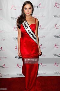 miss-universe-olivia-culpo-poses-at-the-date-for-the-cure-to-benefit-picture-id161834296.jpg