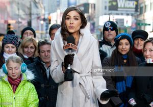 miss-universe-olivia-culpo-visits-extra-in-times-square-on-january-3-picture-id158908164.jpg