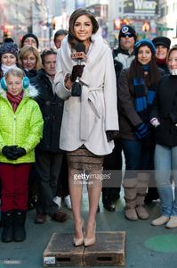 miss-universe-olivia-culpo-visits-extra-in-times-square-on-january-3-picture-id158908204.jpg