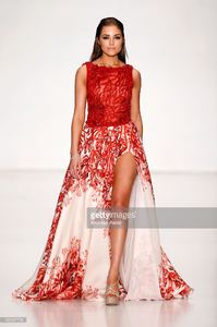 miss-universe-olivia-culpo-walks-the-runway-at-the-tony-ward-by-picture-id185937795.jpg