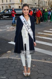 miss-usa-2012-olivia-culpo-attends-the-86th-annual-macys-thanksgiving-picture-id156829492.jpg
