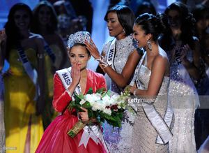 miss-usa-2012-olivia-culpo-is-crowned-the-2012-miss-universe-by-leila-picture-id158576829.jpg