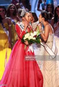 miss-usa-2012-olivia-culpo-is-crowned-the-2012-miss-universe-by-leila-picture-id158581279.jpg