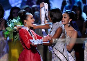 miss-usa-2012-olivia-culpo-is-crowned-the-2012-miss-universe-by-leila-picture-id158598167.jpg