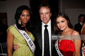 miss-usa-nana-meriwether-comedian-kevin-nealon-and-miss-universe-picture-id161834293.jpg