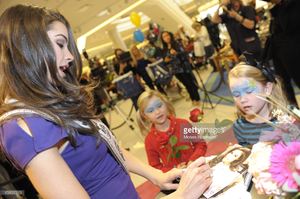 miss-usa-olivia-culpo-attends-the-grand-opening-of-von-maur-on-10-picture-id156025219.jpg