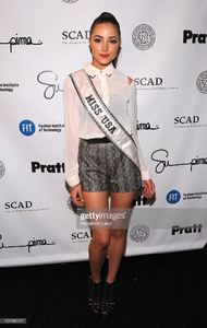 miss-usa-olivia-culpo-poses-backstage-at-the-supima-spring-2013-show-picture-id151382197.jpg