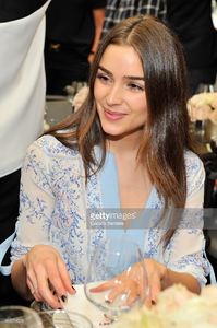 model-olivia-culpo-attends-netaportercom-celebrates-charlotte-tilbury-picture-id463974528.jpg