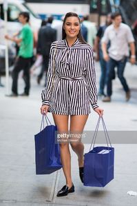 model-olivia-culpo-seen-wearing-a-philosophy-dress-stuart-weitzman-picture-id604665514.jpg